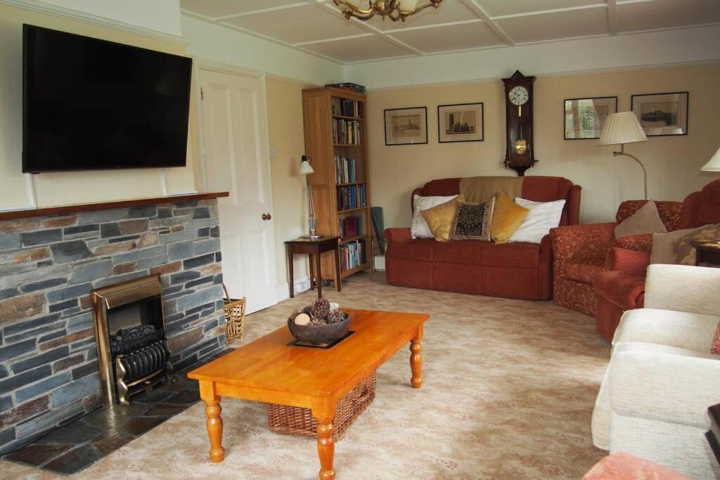 Hectors House Comfortable 4 Bed House In Mature Gardens 옐버턴 외부 사진